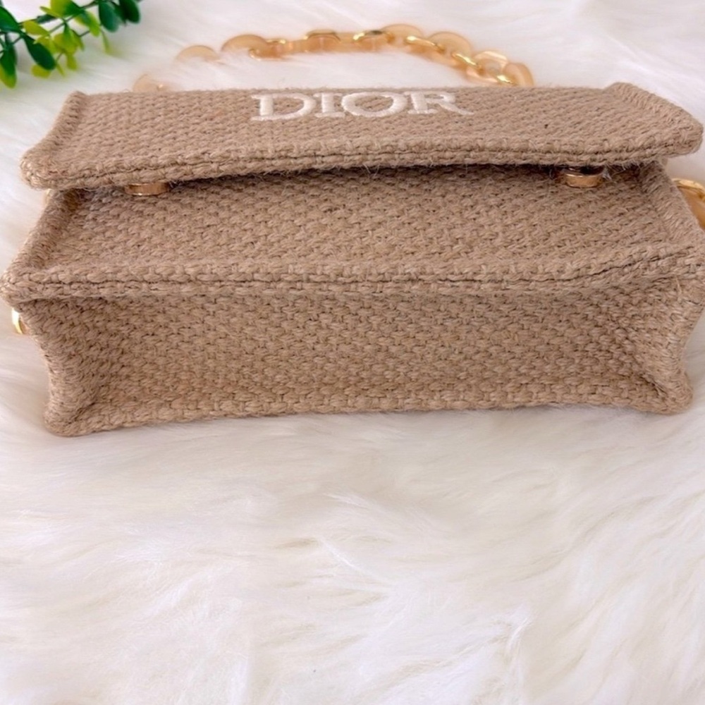 DIOR Beauty RAFFIA ACRYLIC CHAIN SHOULDER BAG - Picture 7 of 9